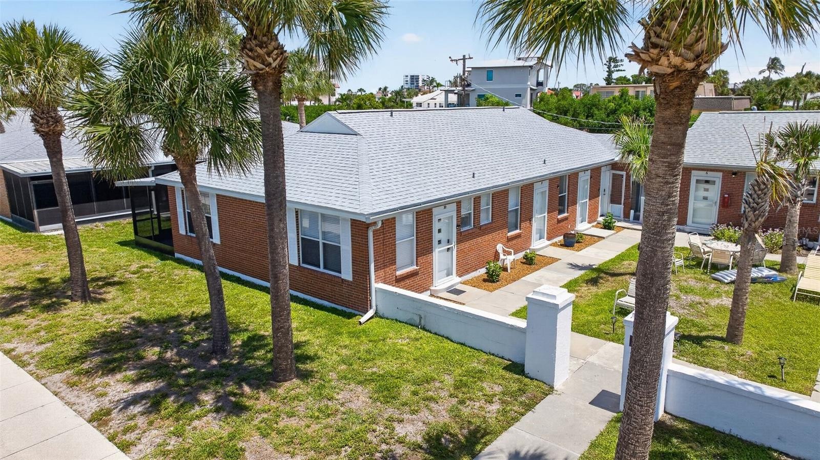 908 VILLAS DR #10