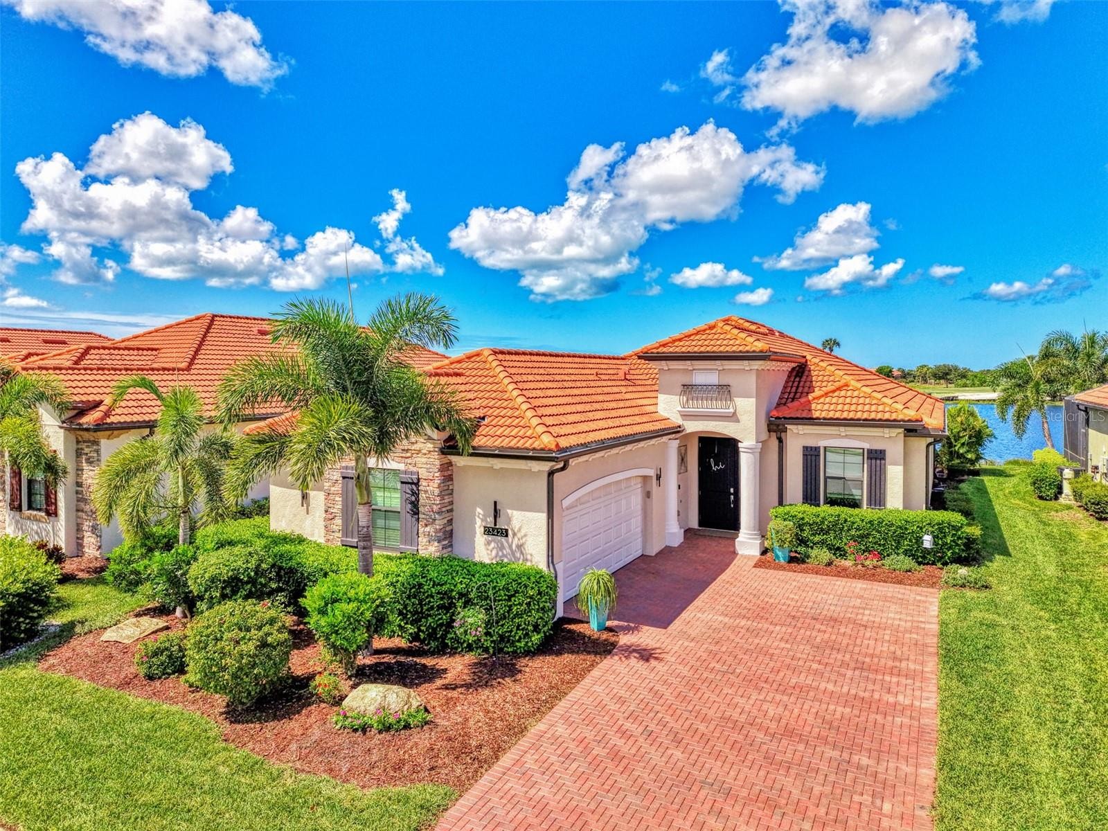 23423 WAVERLY CIR