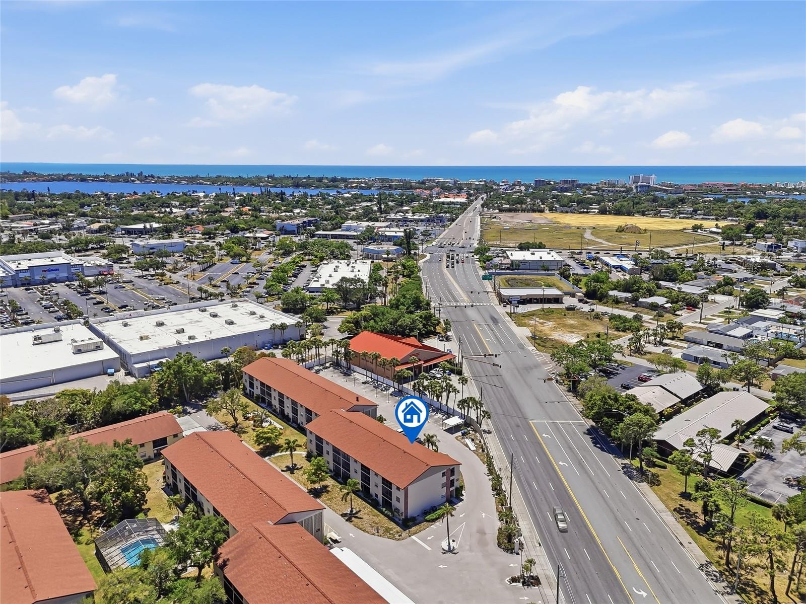 2220 STICKNEY POINT RD #520