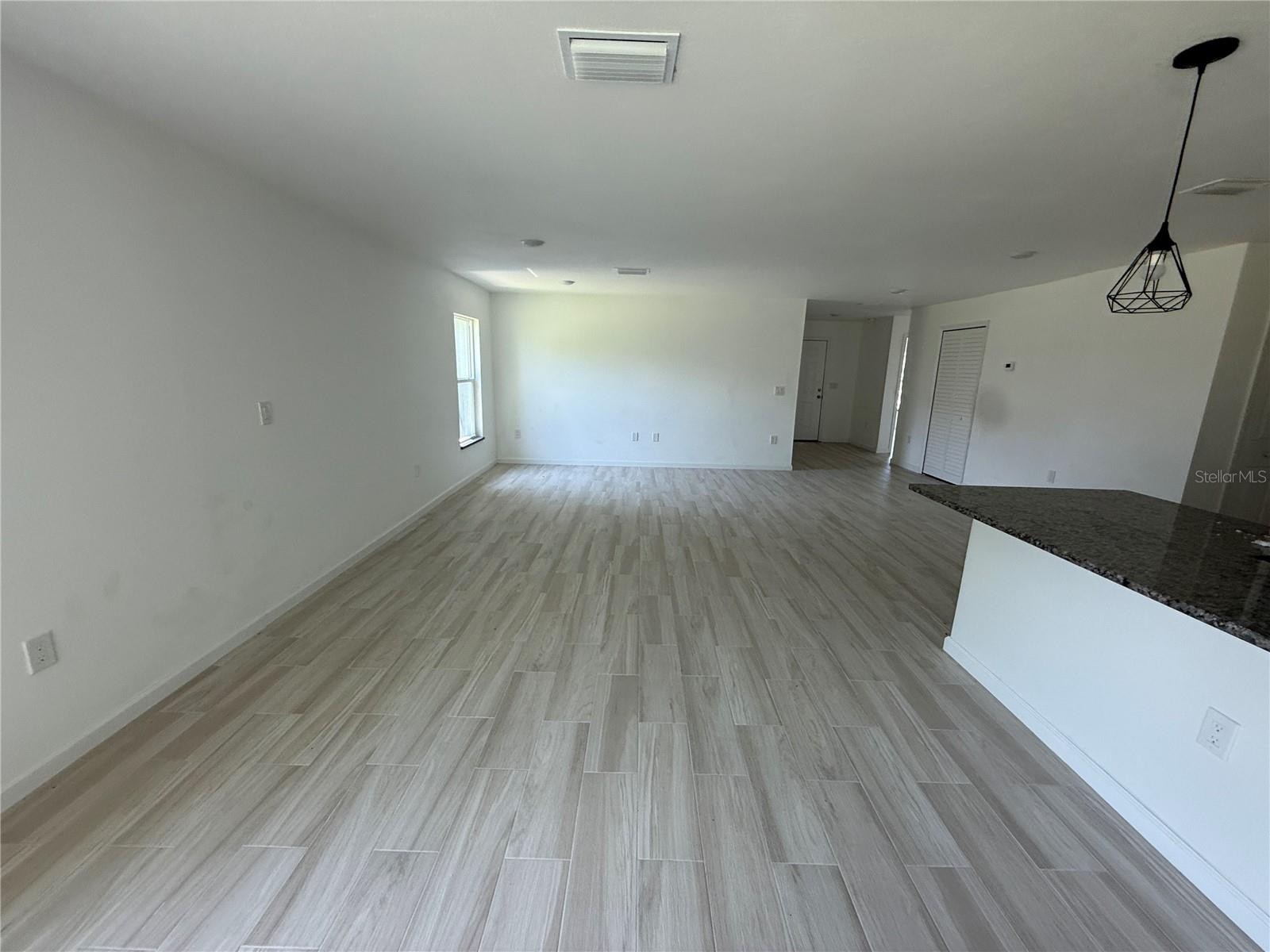 2408 VAN LEER AVE