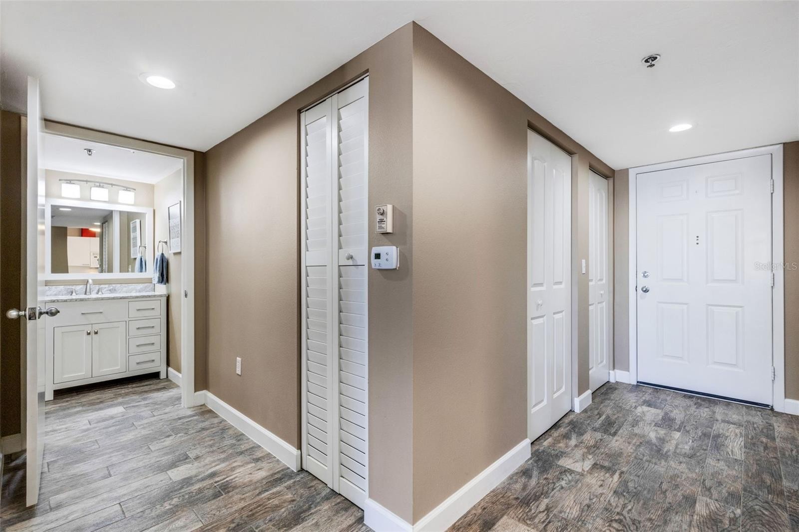 3980 IRONWOOD CIR #404