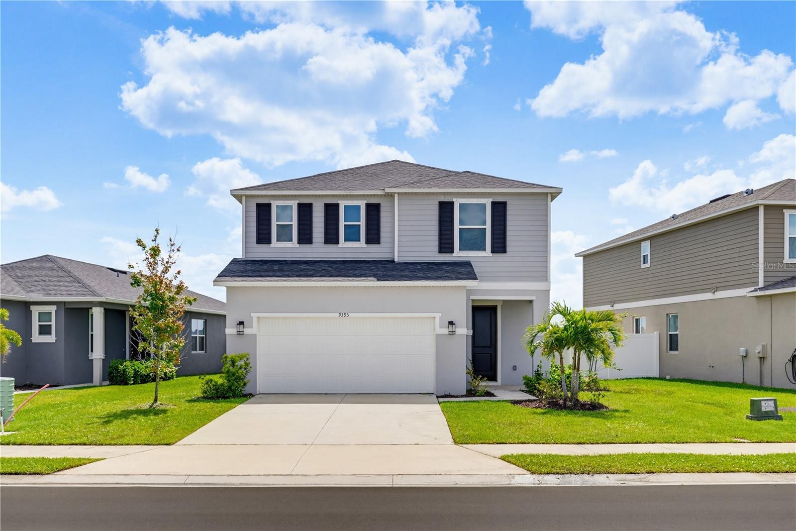 9395 SANDY BLUFFS CIR