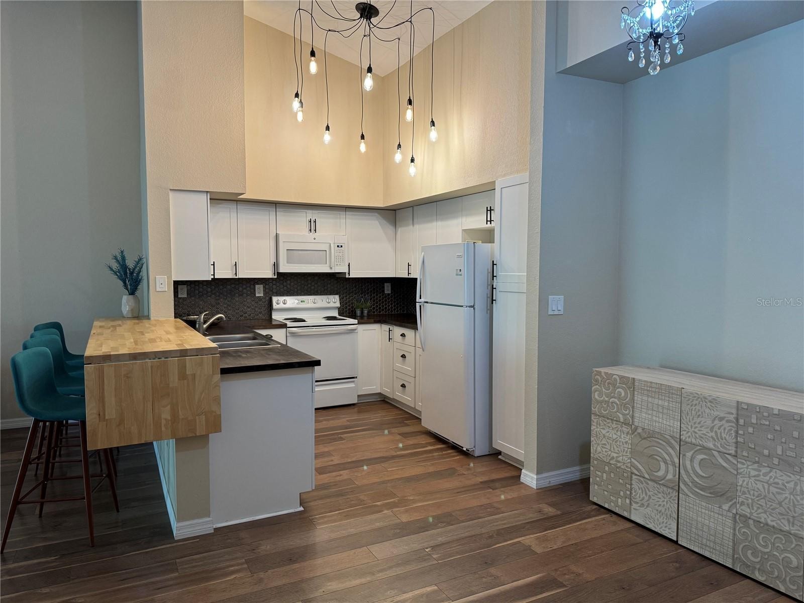 4106 CENTRAL SARASOTA PKWY ## 1028