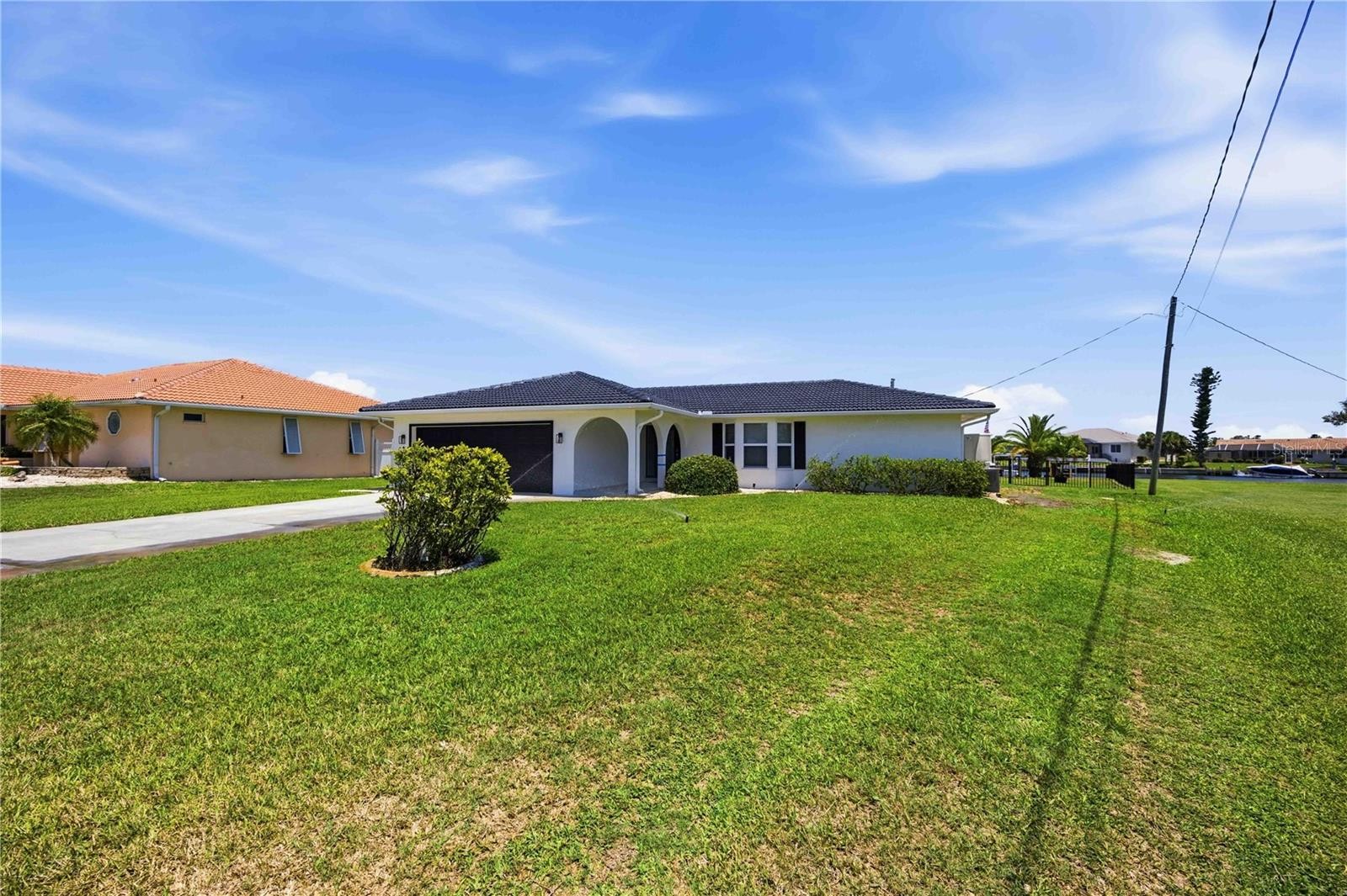 1933 FAIRVIEW DR