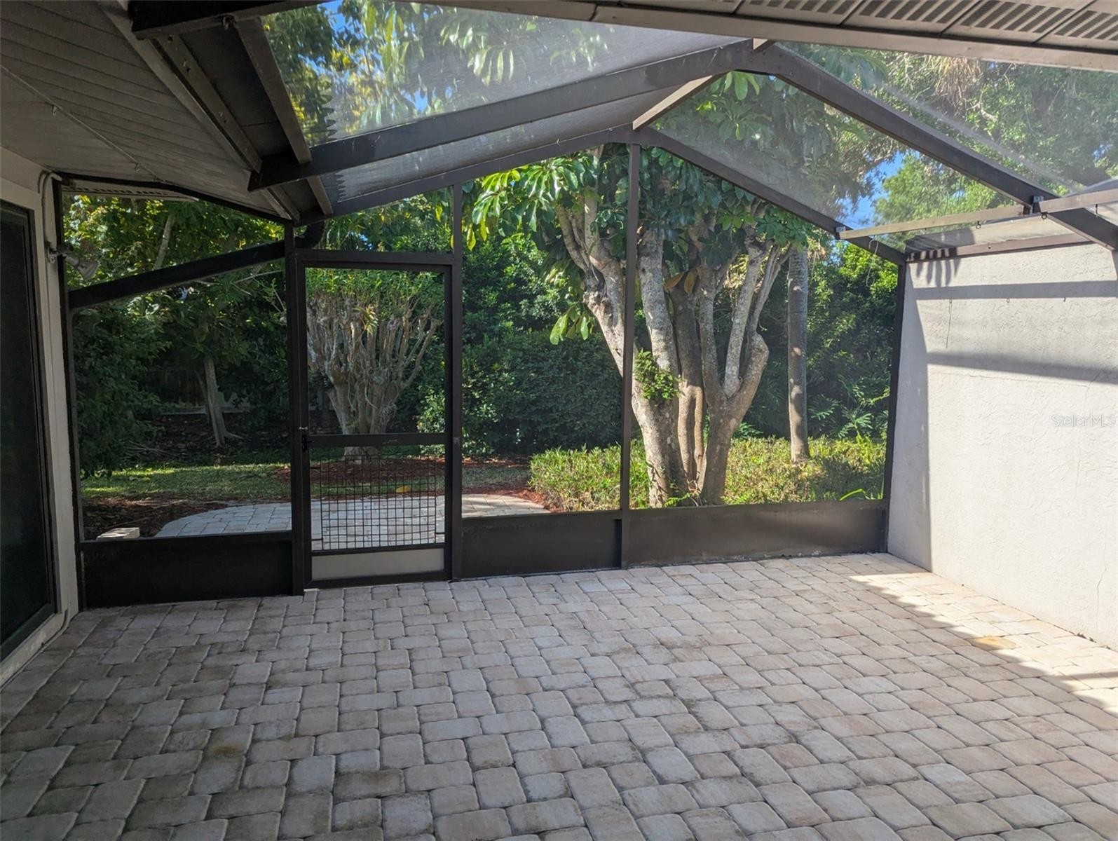 3890 WILSHIRE CIR #27