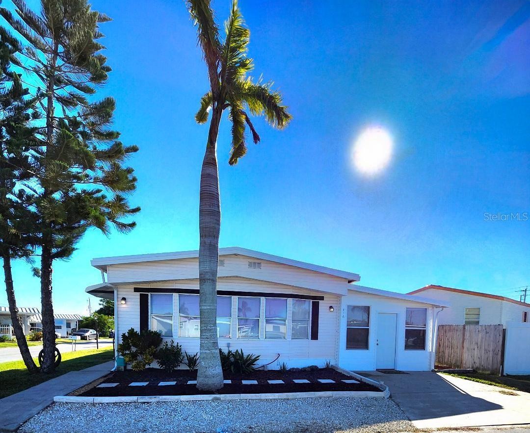 416 52ND AVENUE DR W