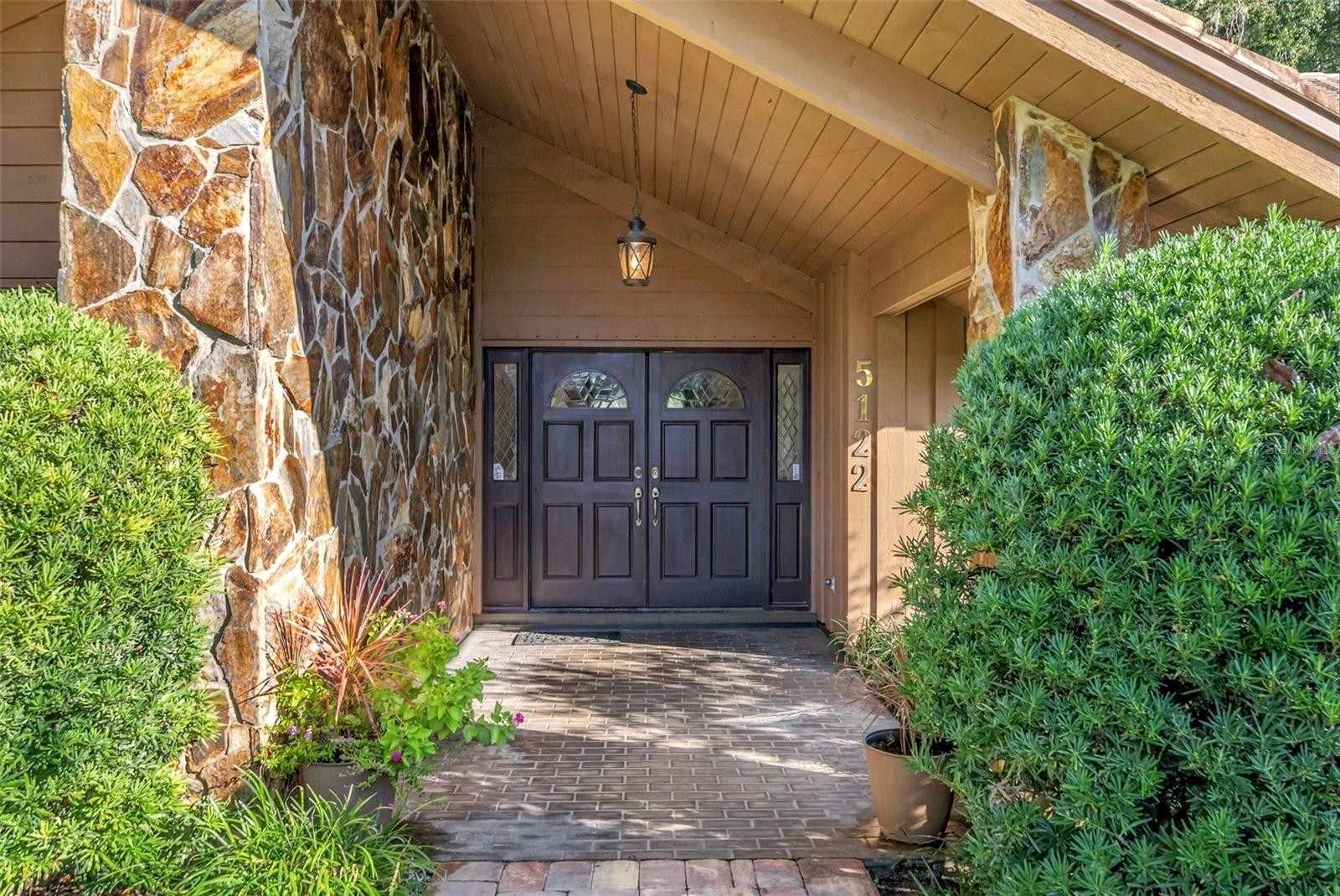 5122 KESTRAL PARK S