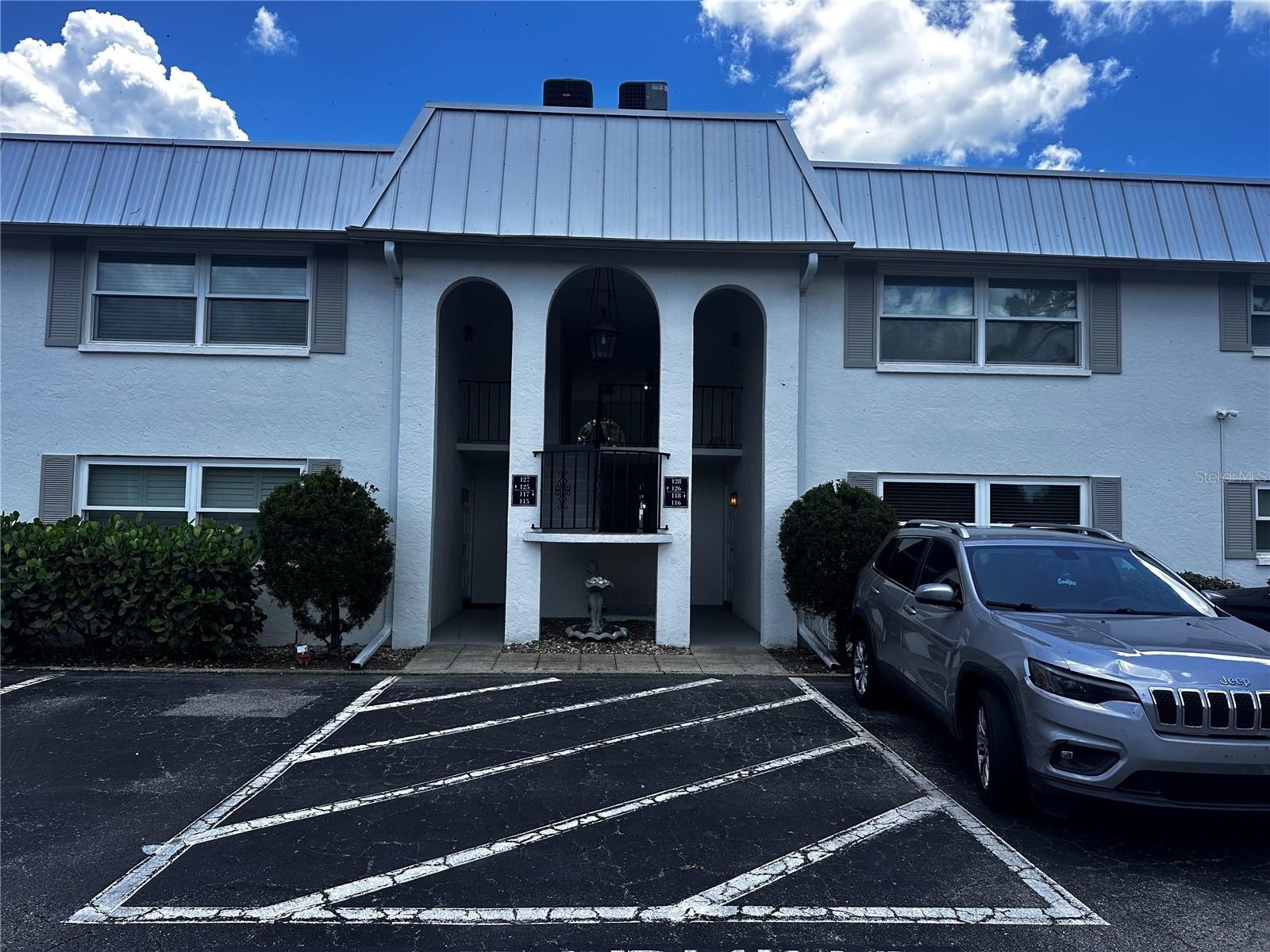 5800 HOLLYWOOD BLVD #116