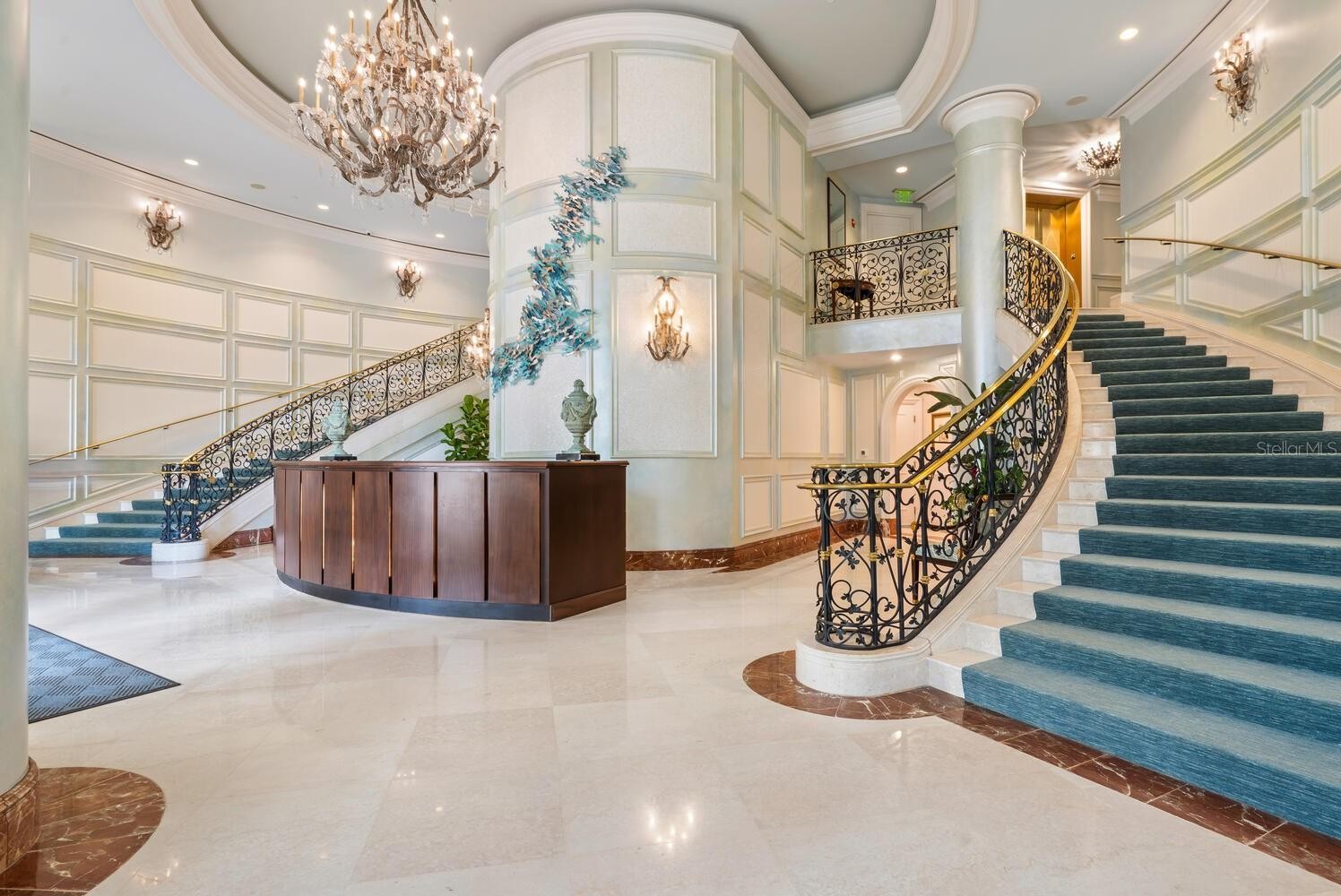 35 WATERGATE DR #1201