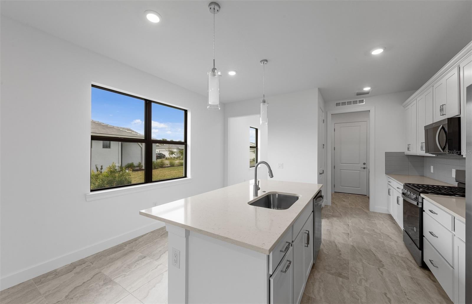 18928 INDIAN ROCK PL