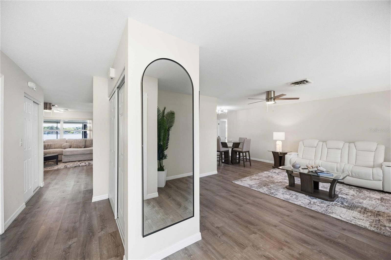 1933 FAIRVIEW DR