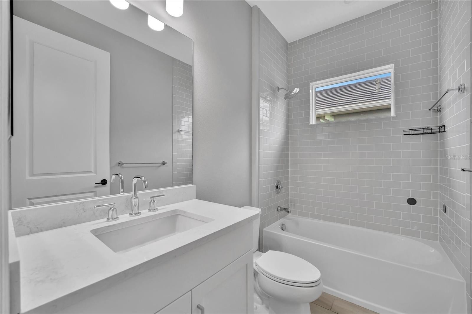 10182 CRYSTAL ISLE CIR