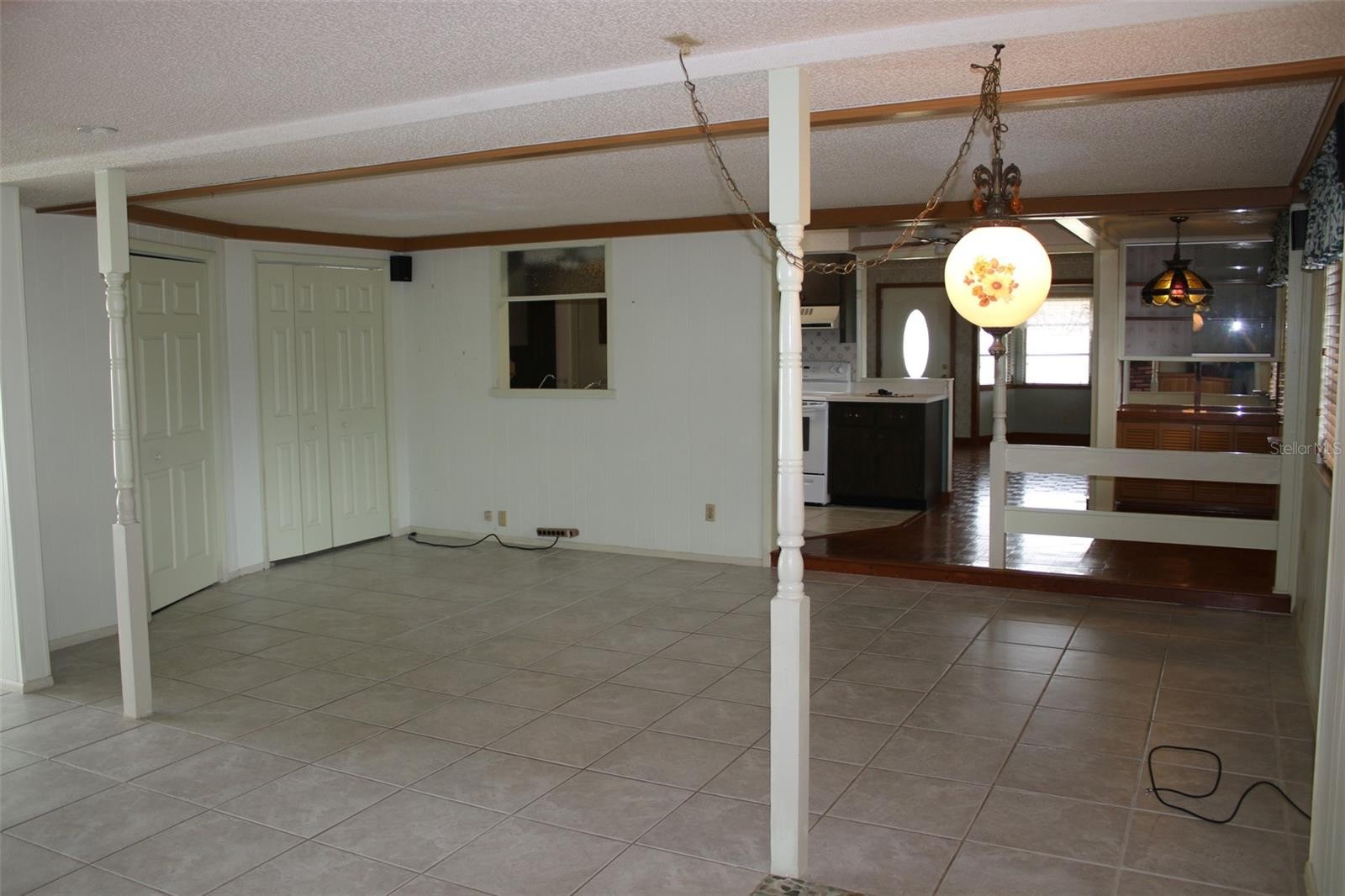 407 N POMPANO AVE