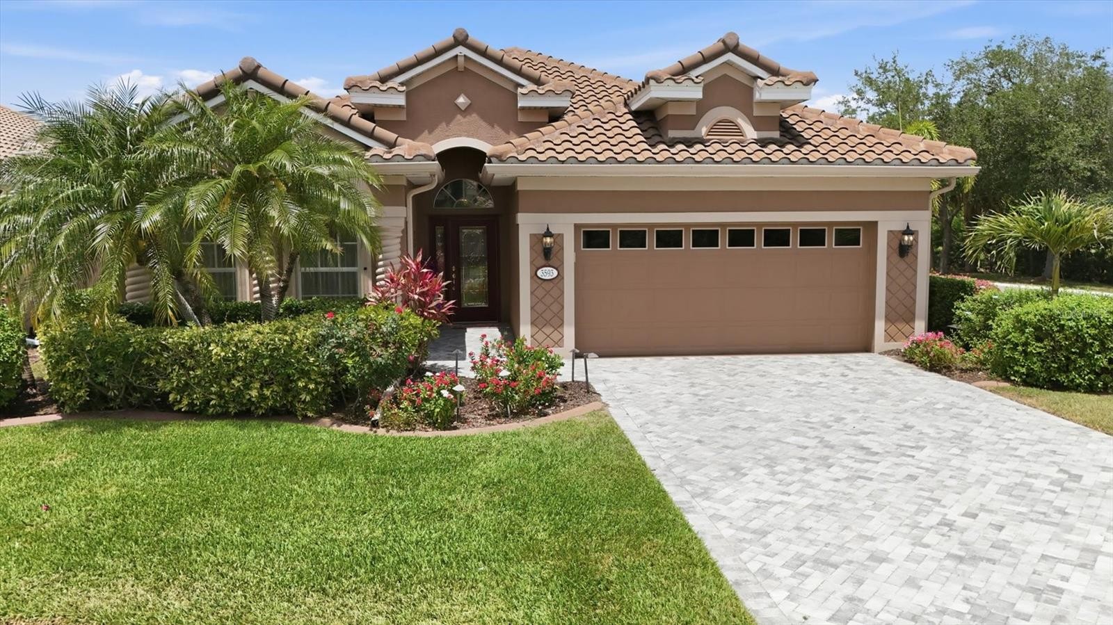 3593 WHISPERING OAKS DR