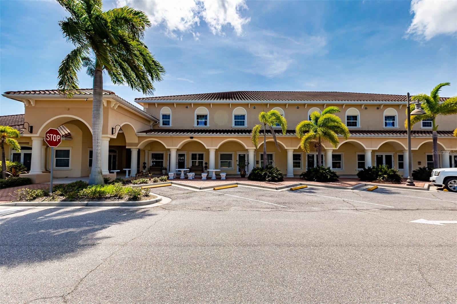 1500 E VENICE AVE #4F