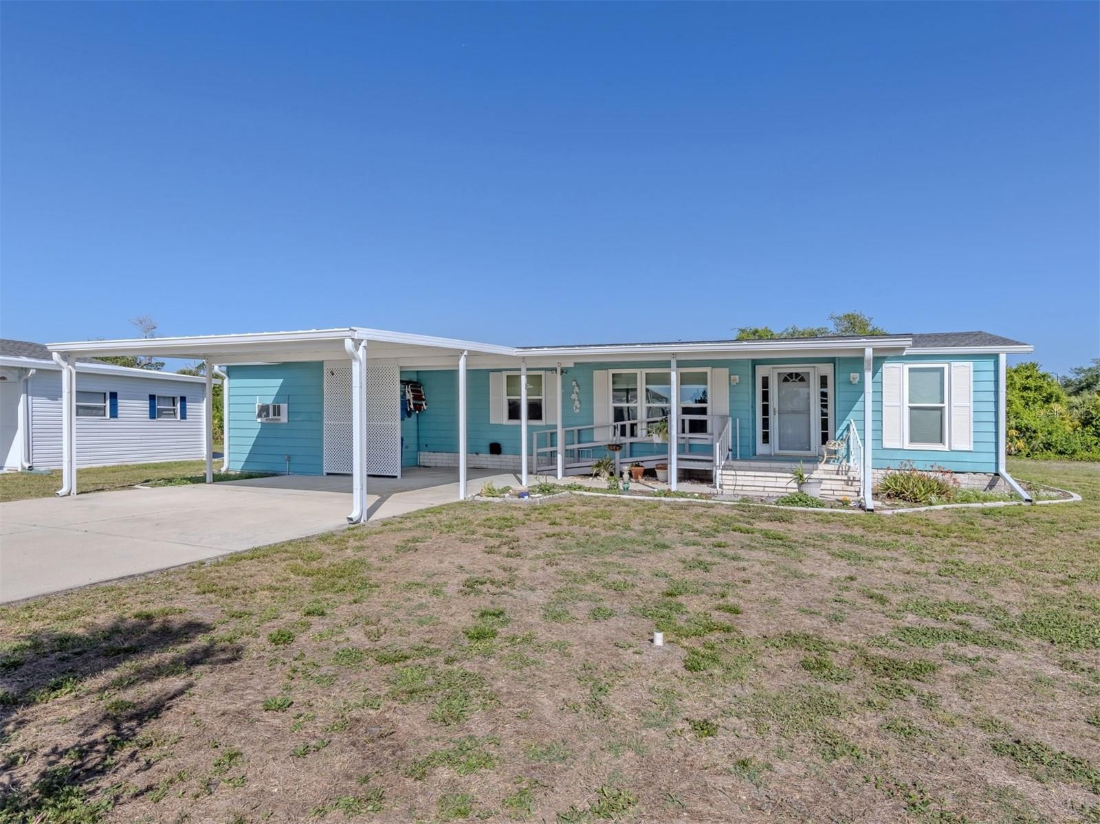 592 PORTSIDE DR