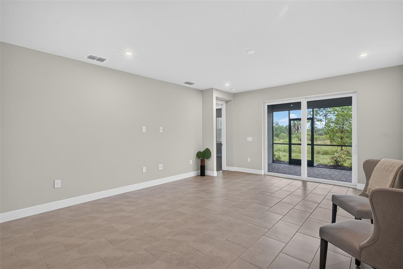 11187 LIVEWELL CT