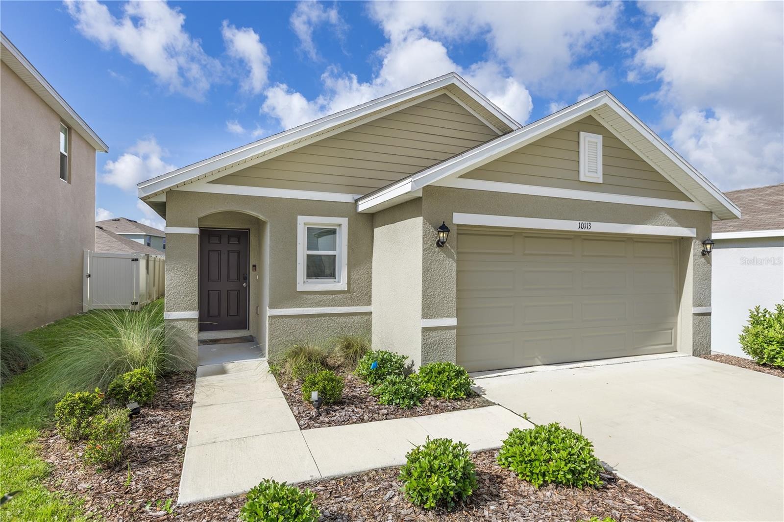10113 CHARLOTTE DR