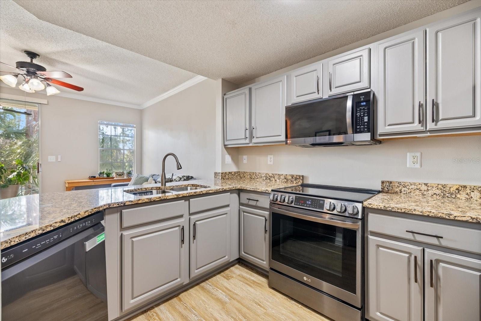 5552 BENTGRASS DR #7-116