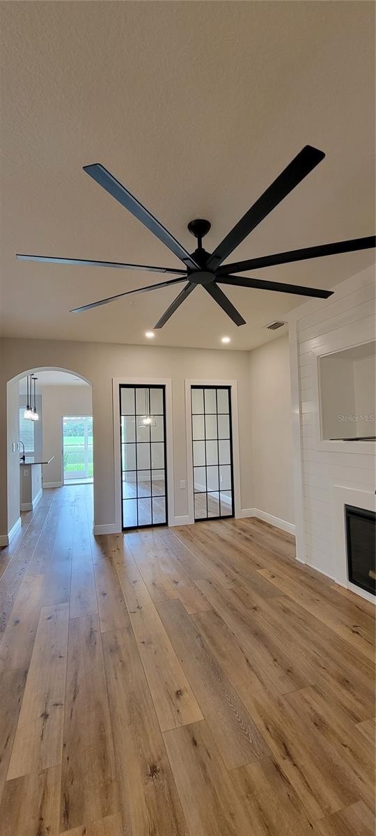 3806 PARKRIDGE CIR #21-105