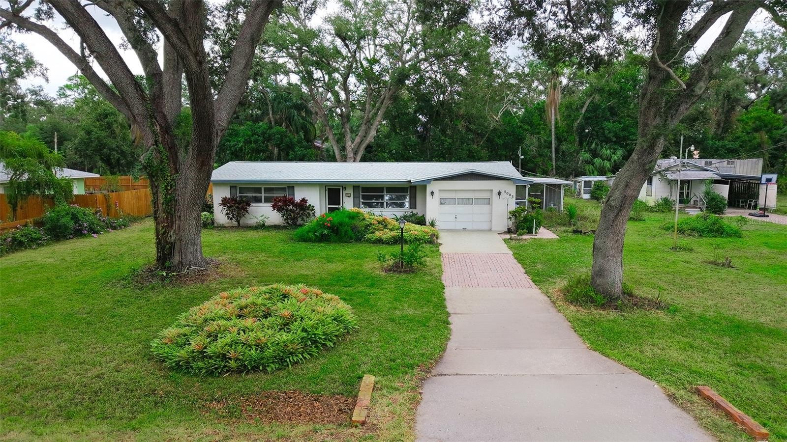 5003 9TH STREET CT E