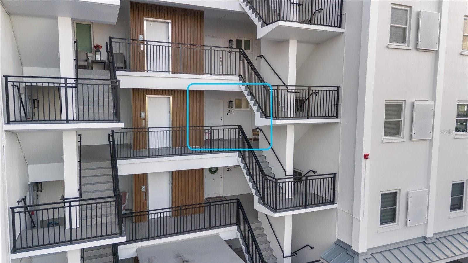 174 GOLDEN GATE PT #32