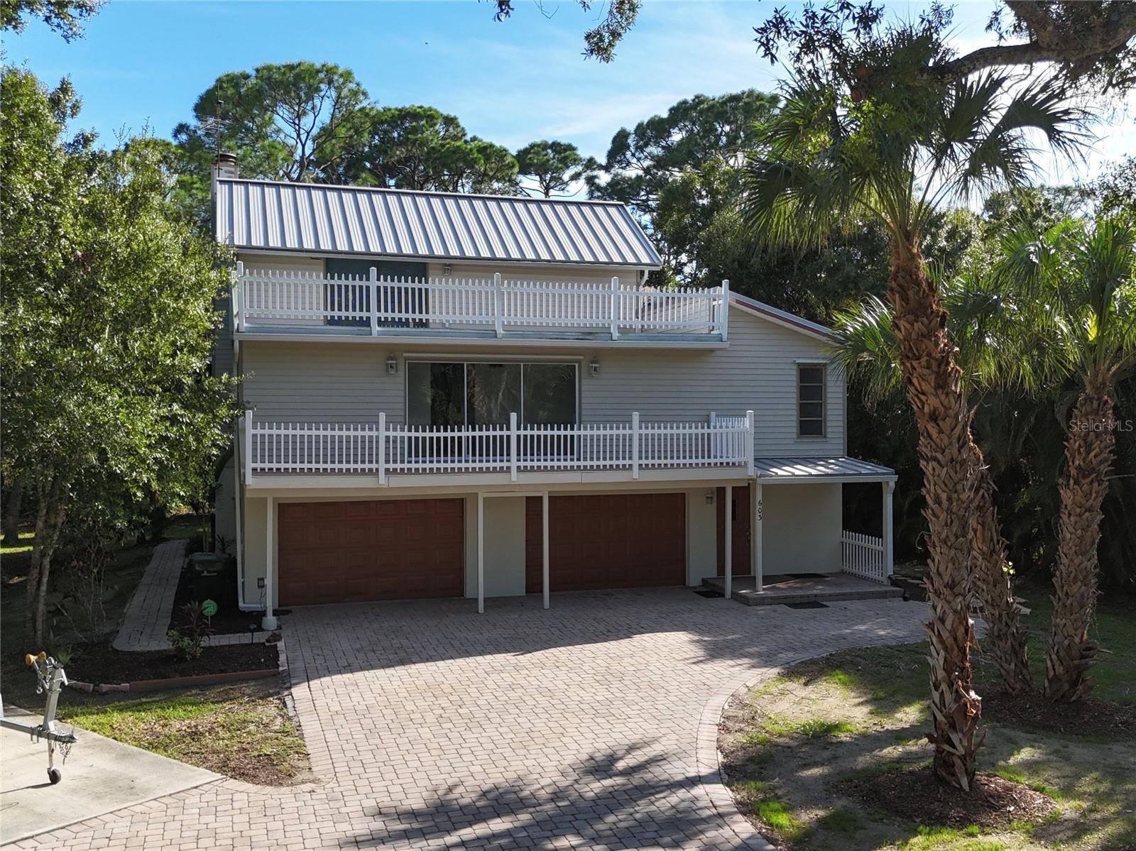 603 LAUREL RD W