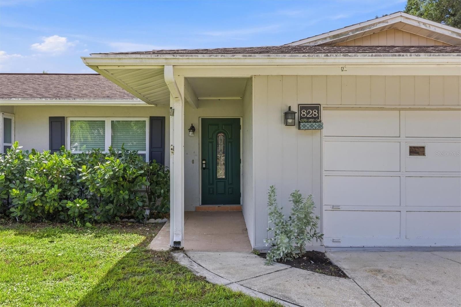 828 PONDEROSA PINE LN