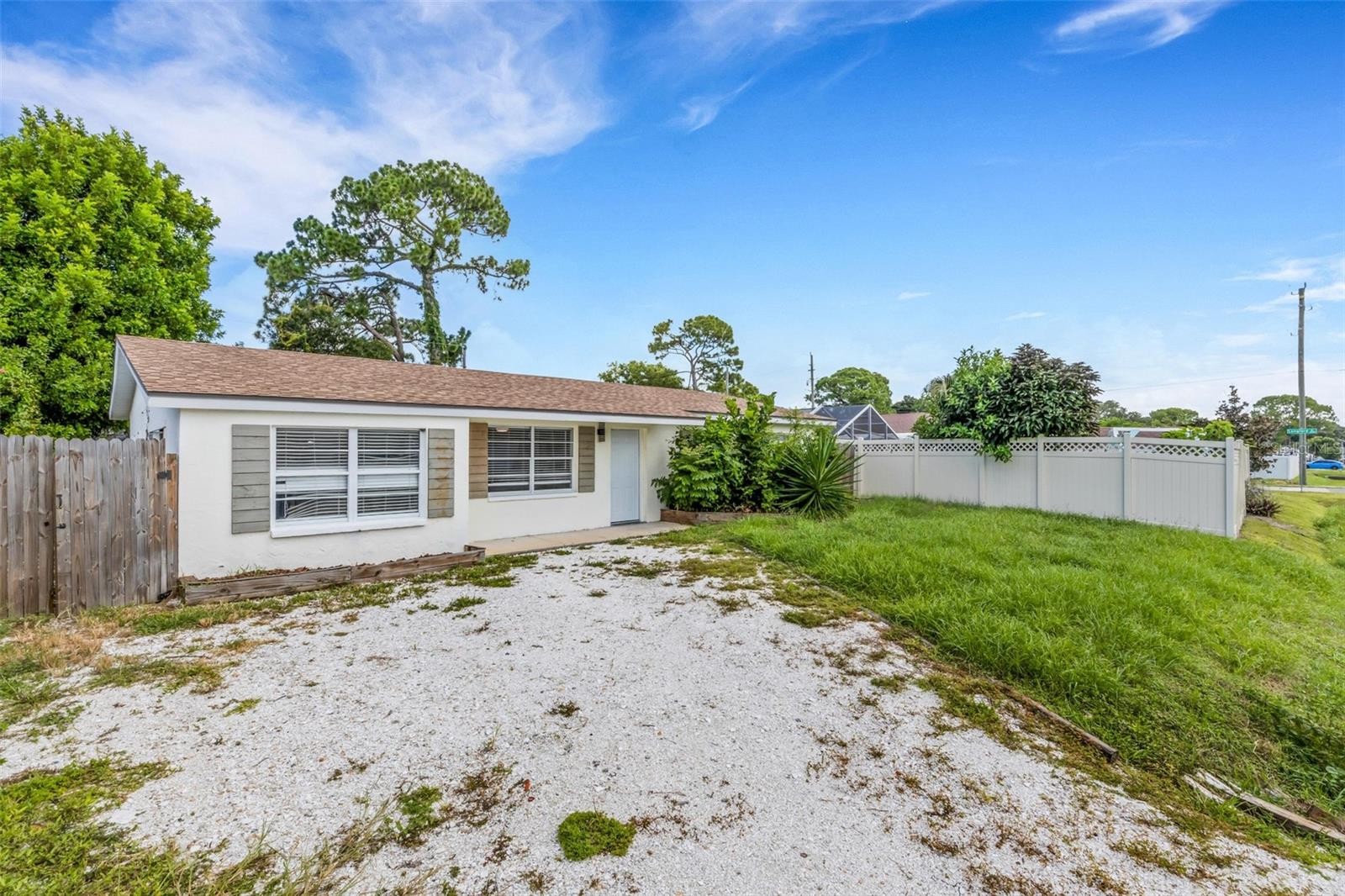 2522 STRATFORD DR