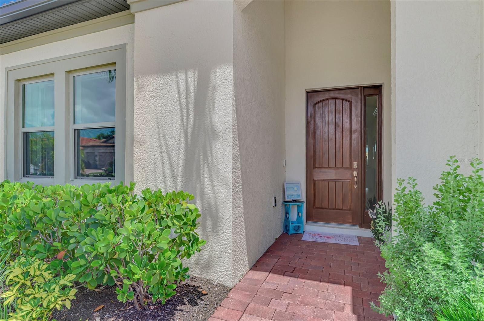 292 VILLORESI BLVD