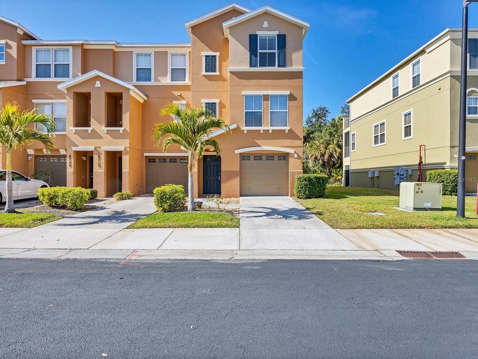 8717 SPRUCE HILLS CT #8717