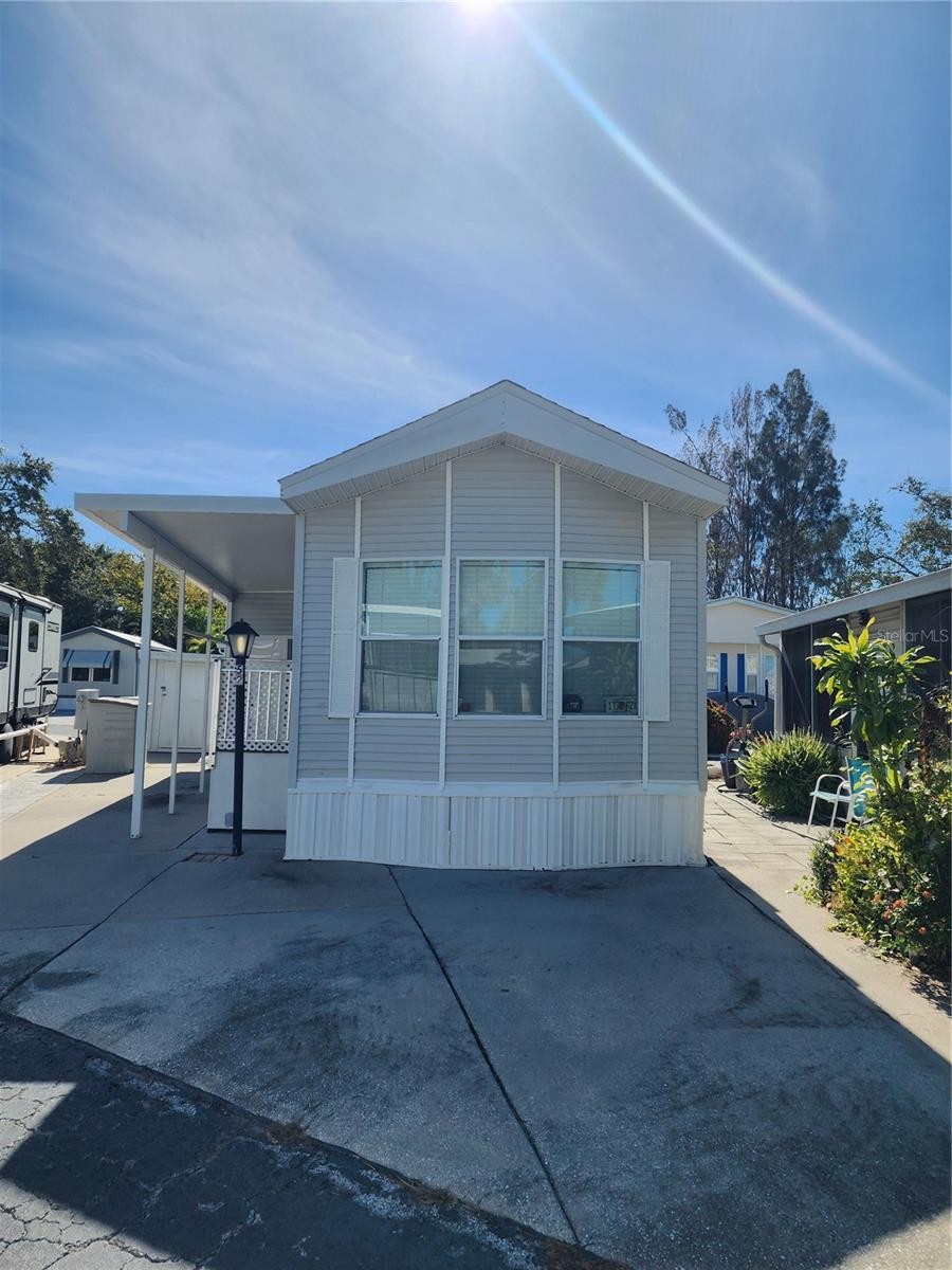 1674 UNIVERSITY PKWY #52