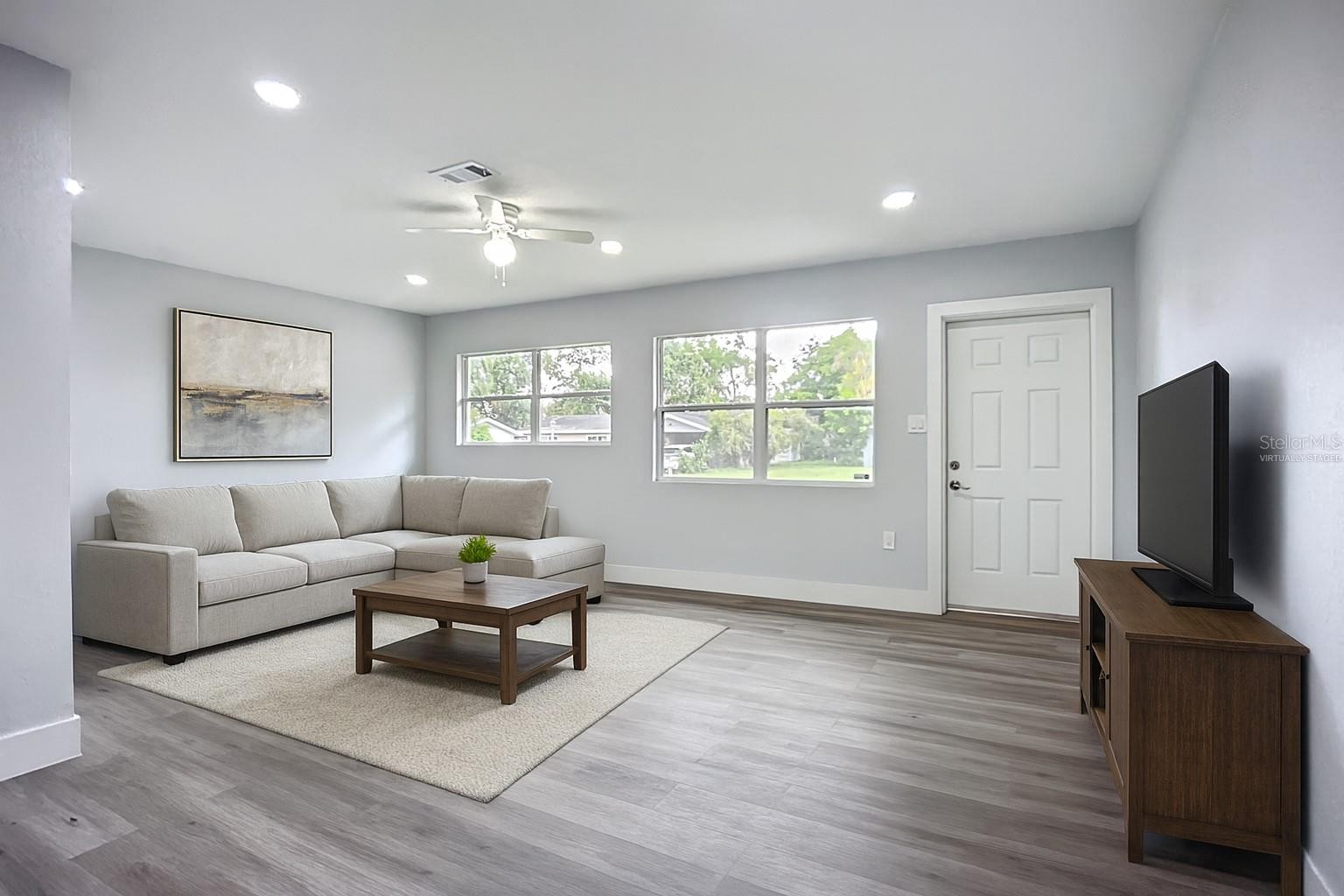 2105 N ALLENDALE AVE