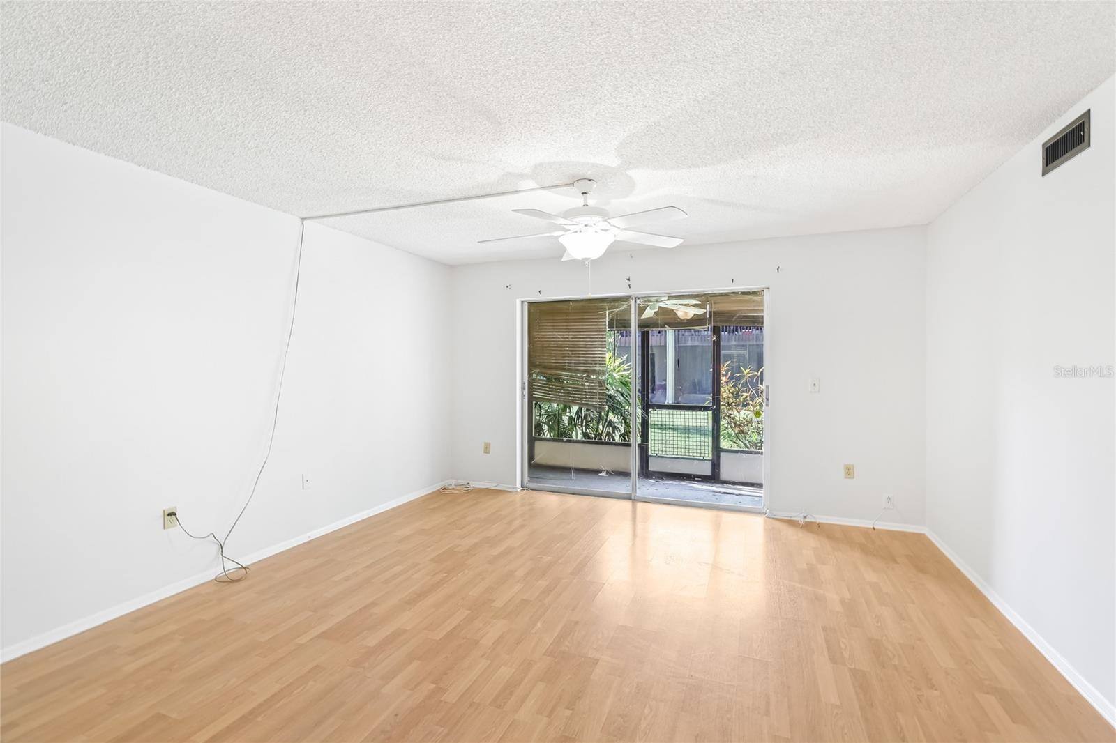 2736 HIDDEN LAKE BLVD #B