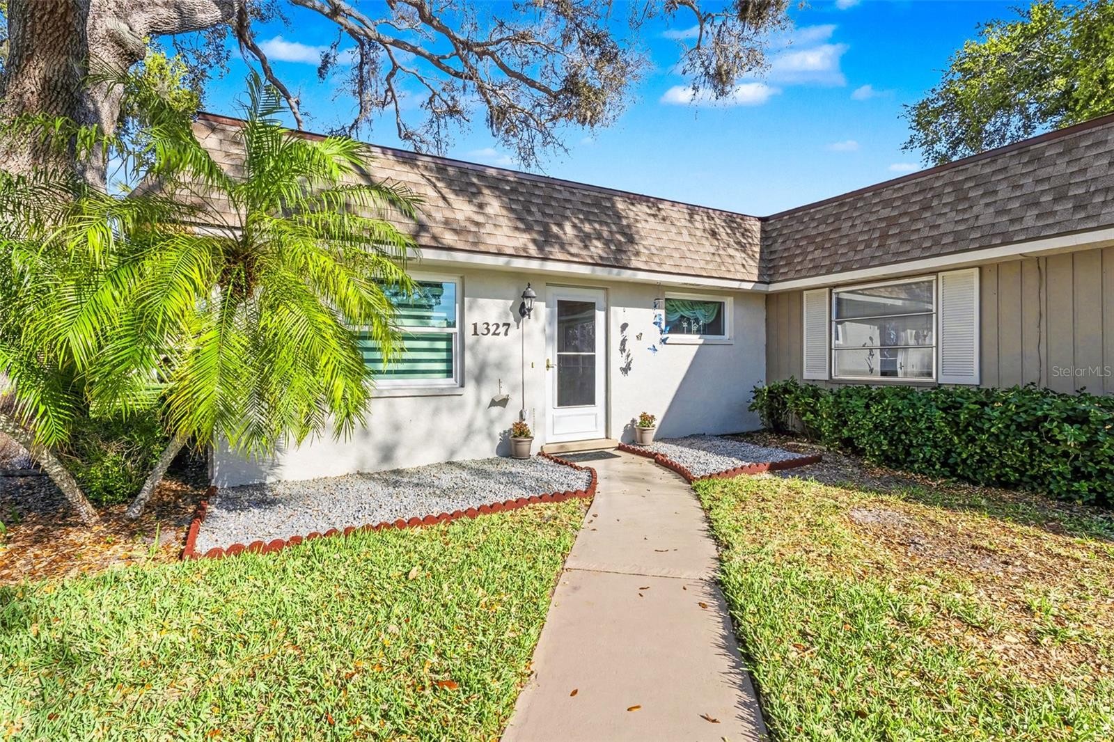 1327 GLENDALE CIR W #218