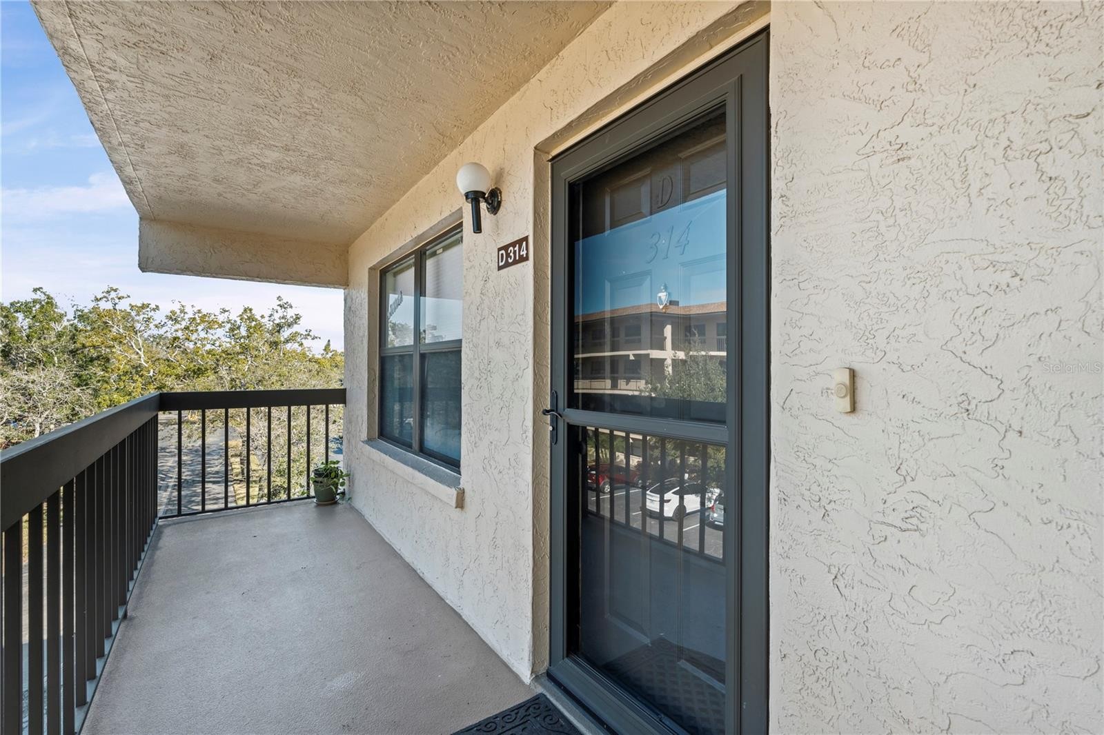 435 30TH AVE W #D314