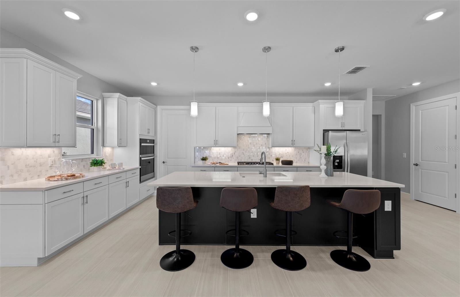 1832 SILVER SHORES BLVD