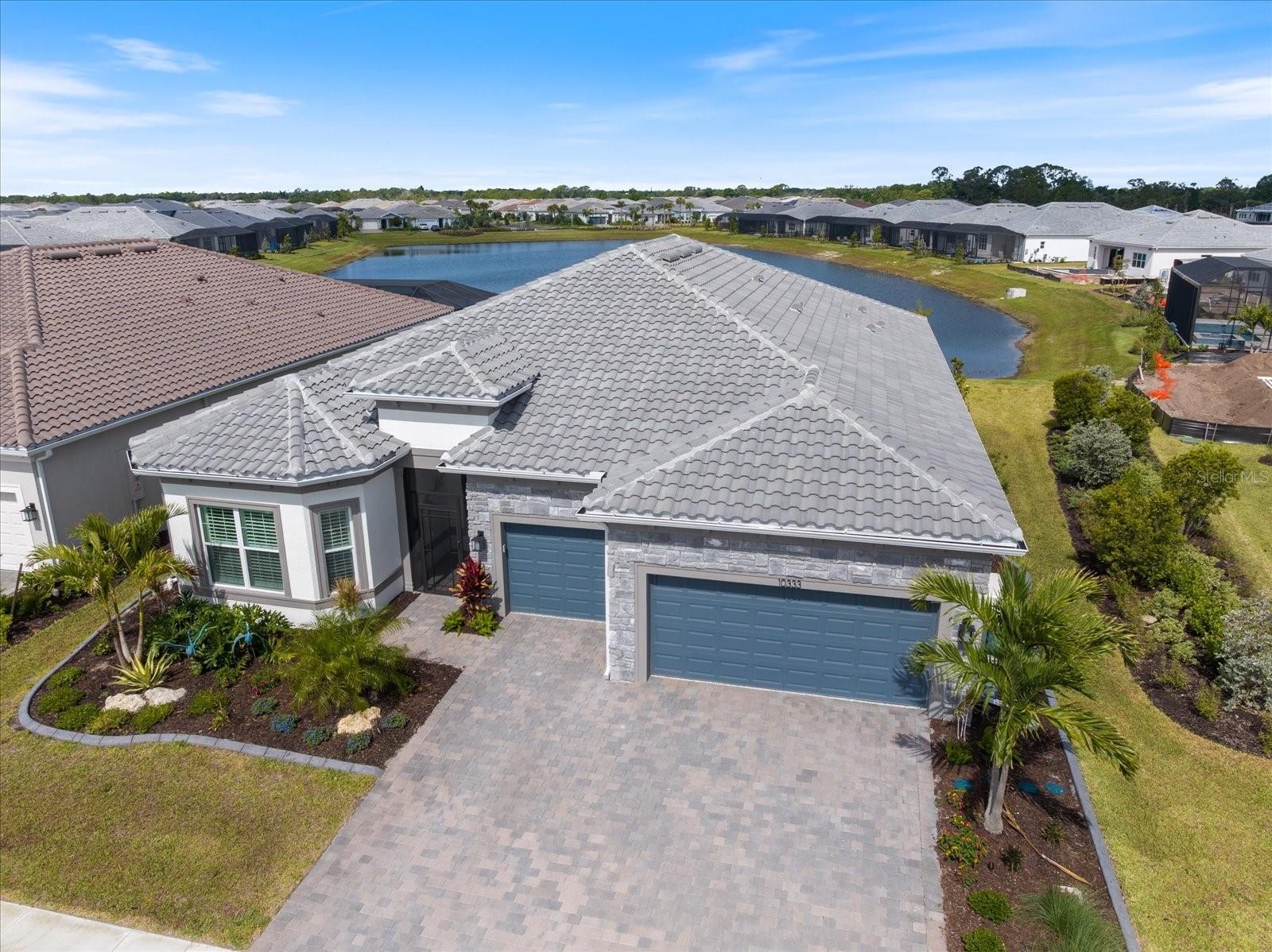10333 BLUE RUNNER DR