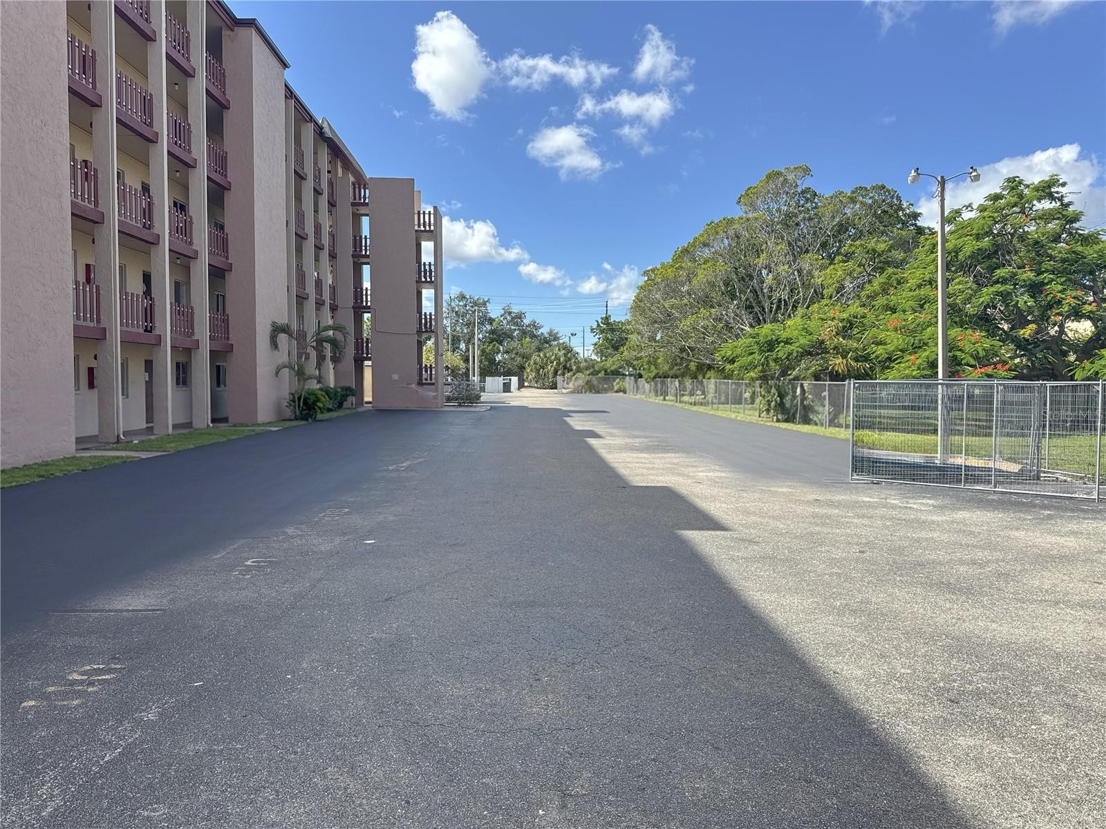 4085 LAKE BAYSHORE DR #C311