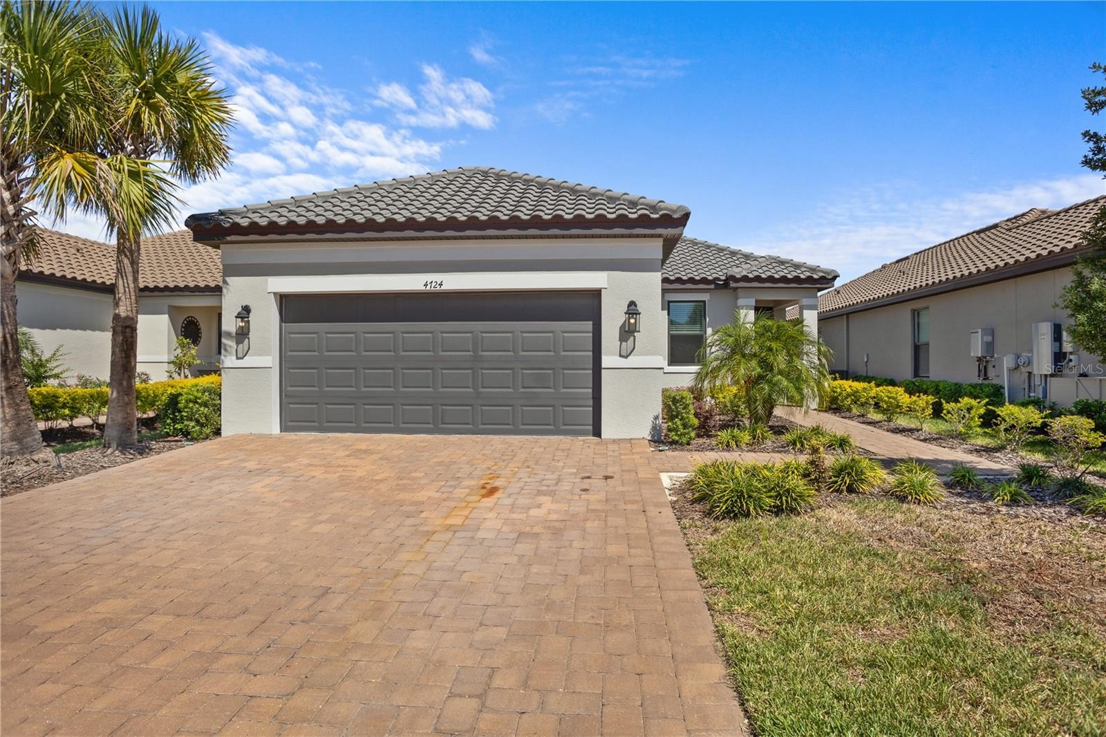 4724 CRESTPOINT WAY