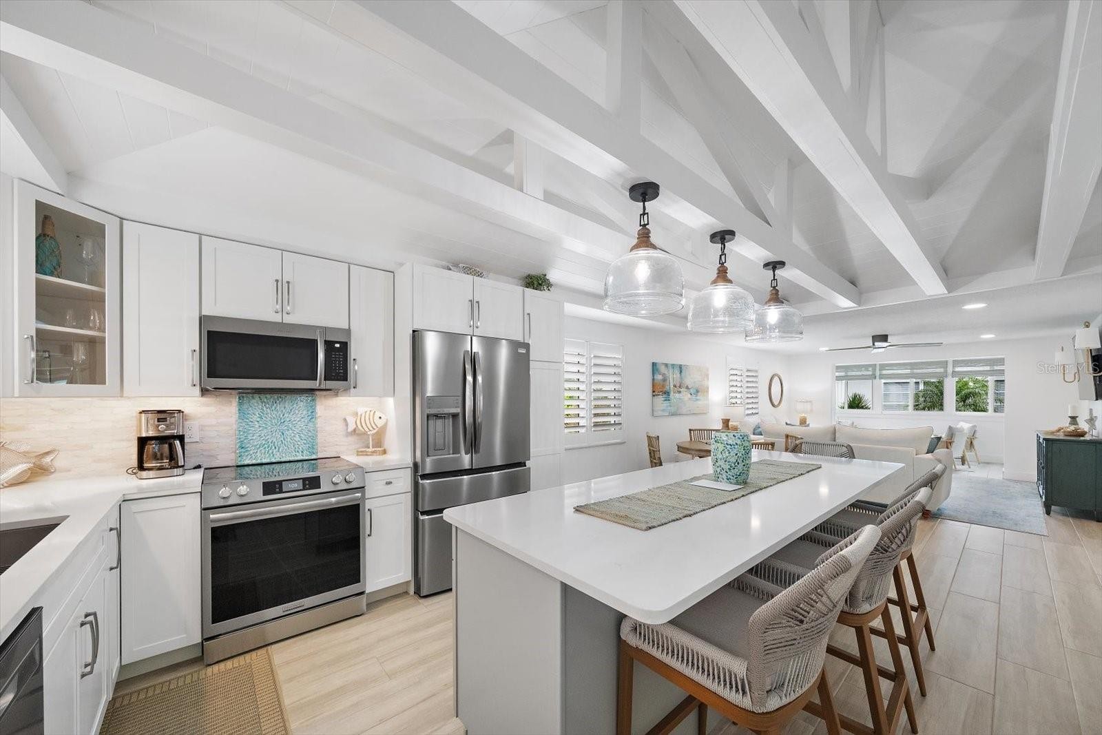 734 SPANISH DR N