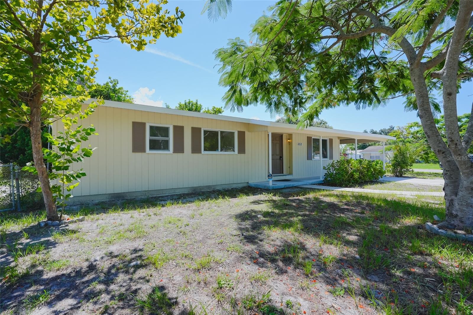 6515 3RD STREET CT W