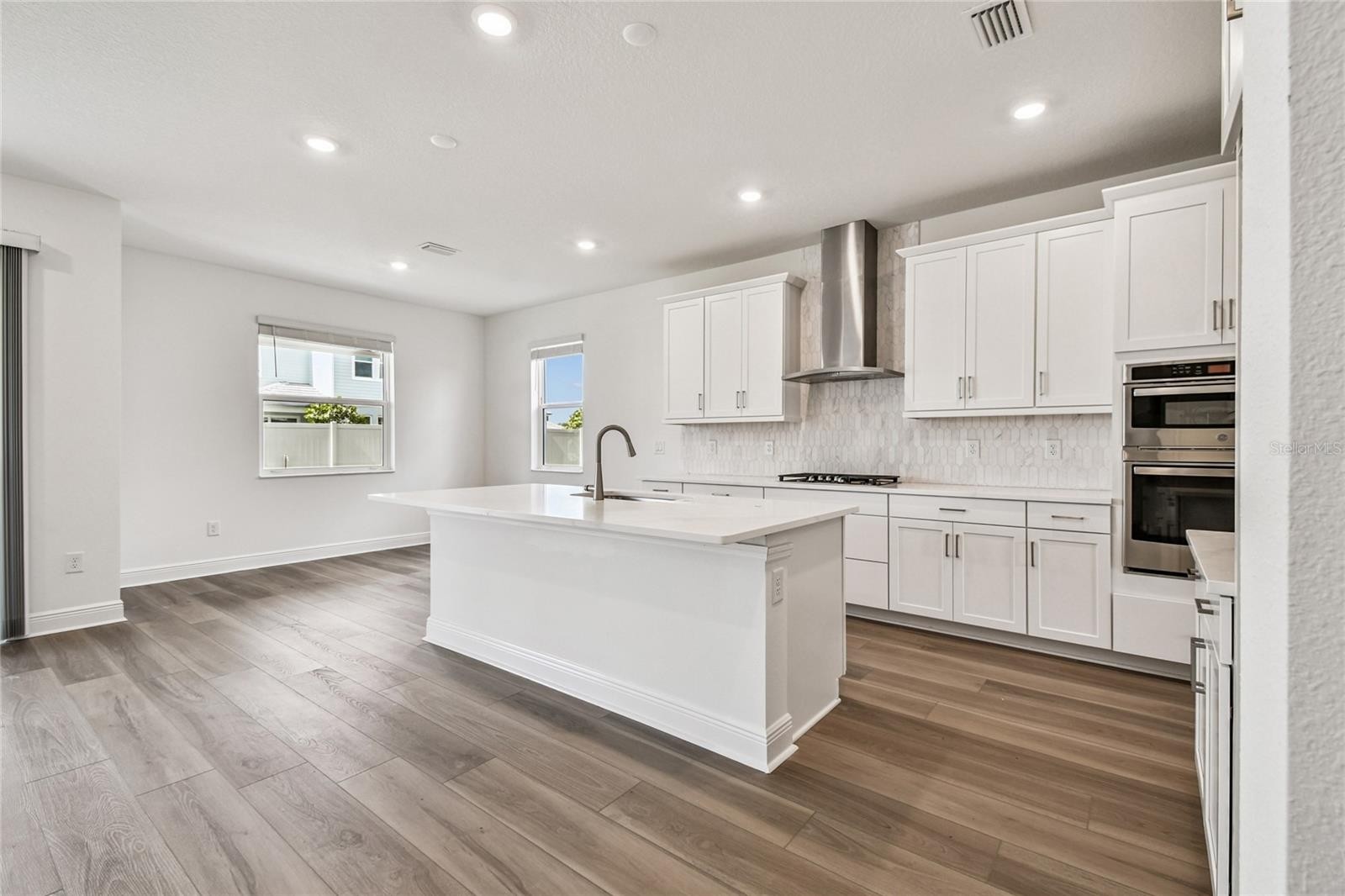 7579 SEAHAWK AVE