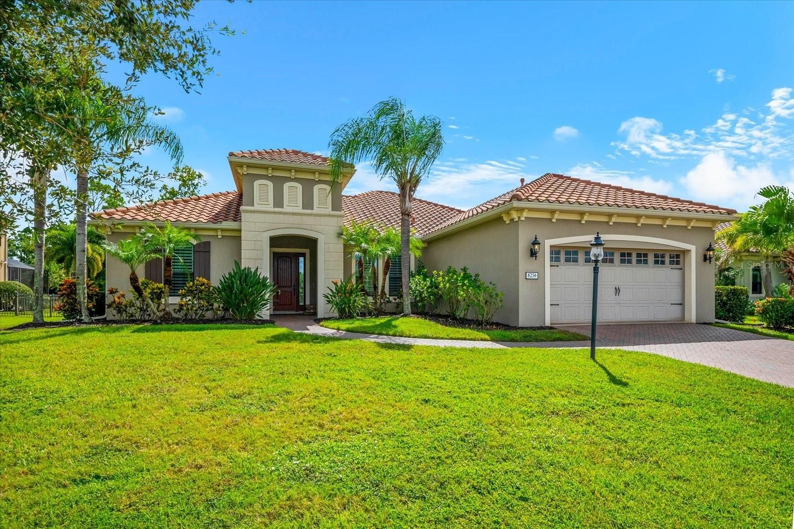 8256 LARKSPUR CIR