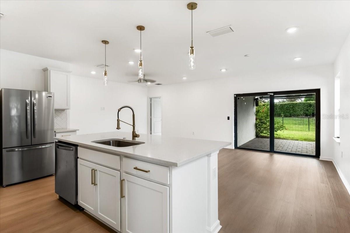 6559 SILVERSTAR DR