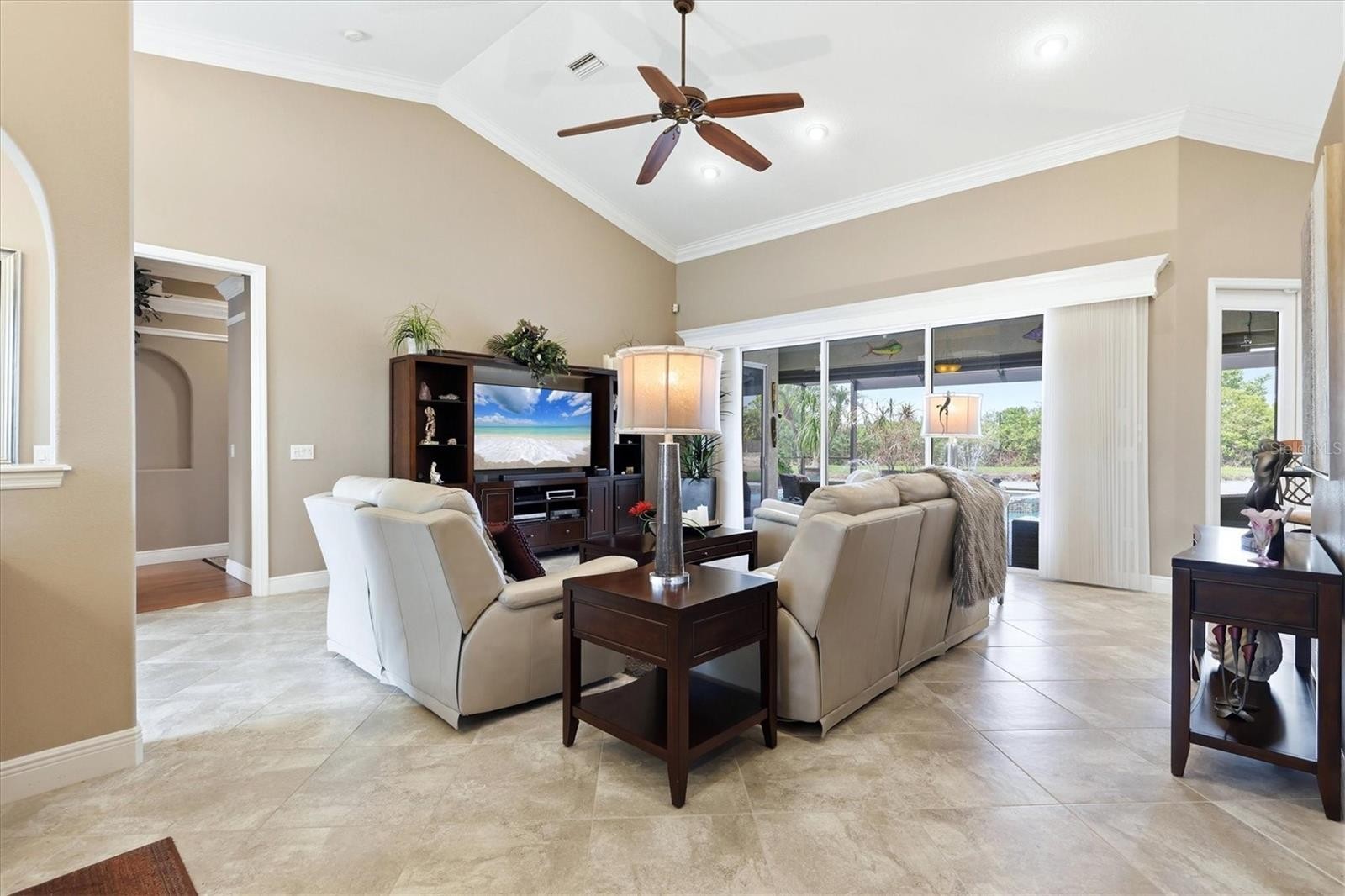 6123 90TH AVENUE CIR E