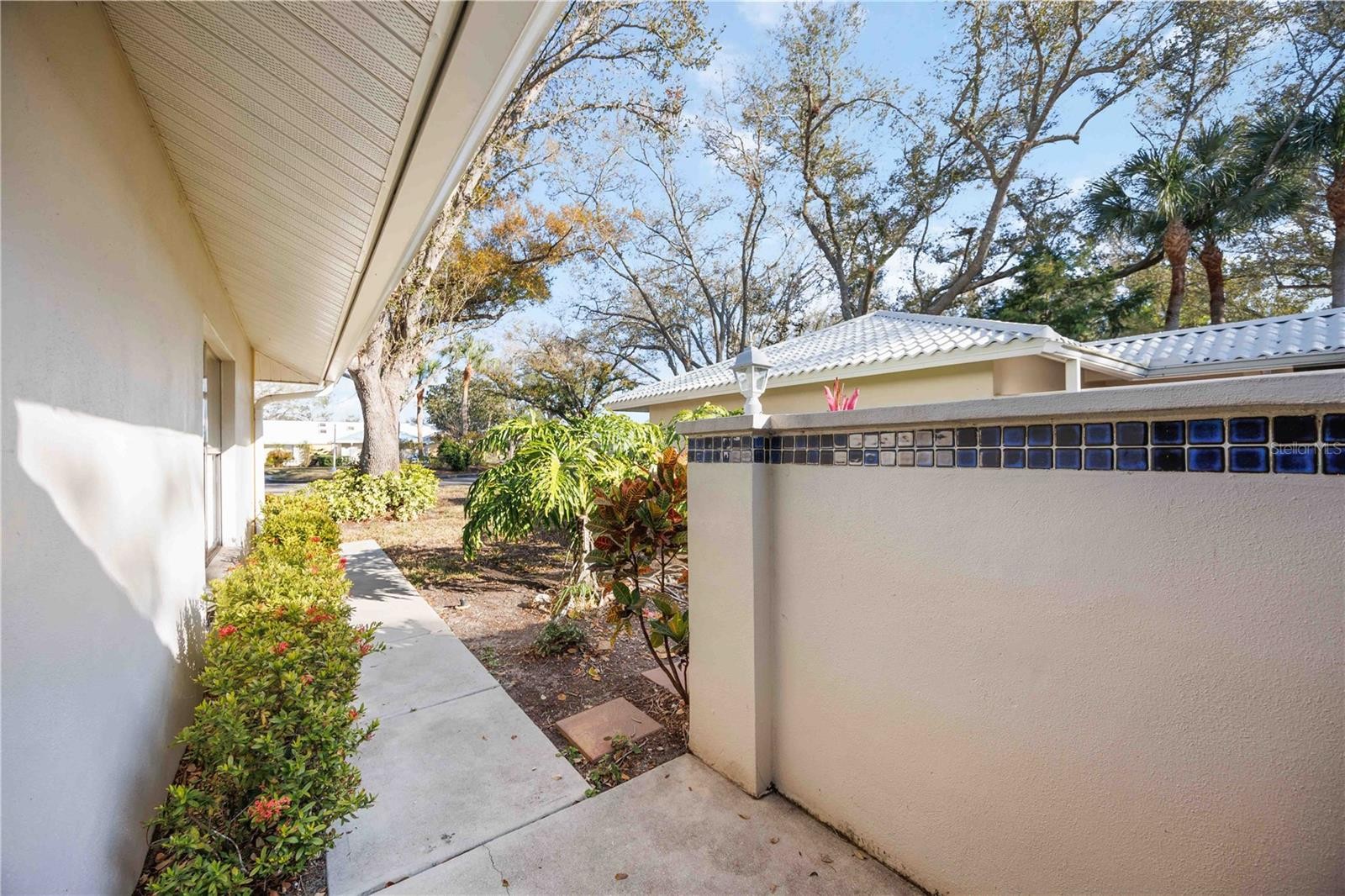 269 SOUTHAMPTON DR #303