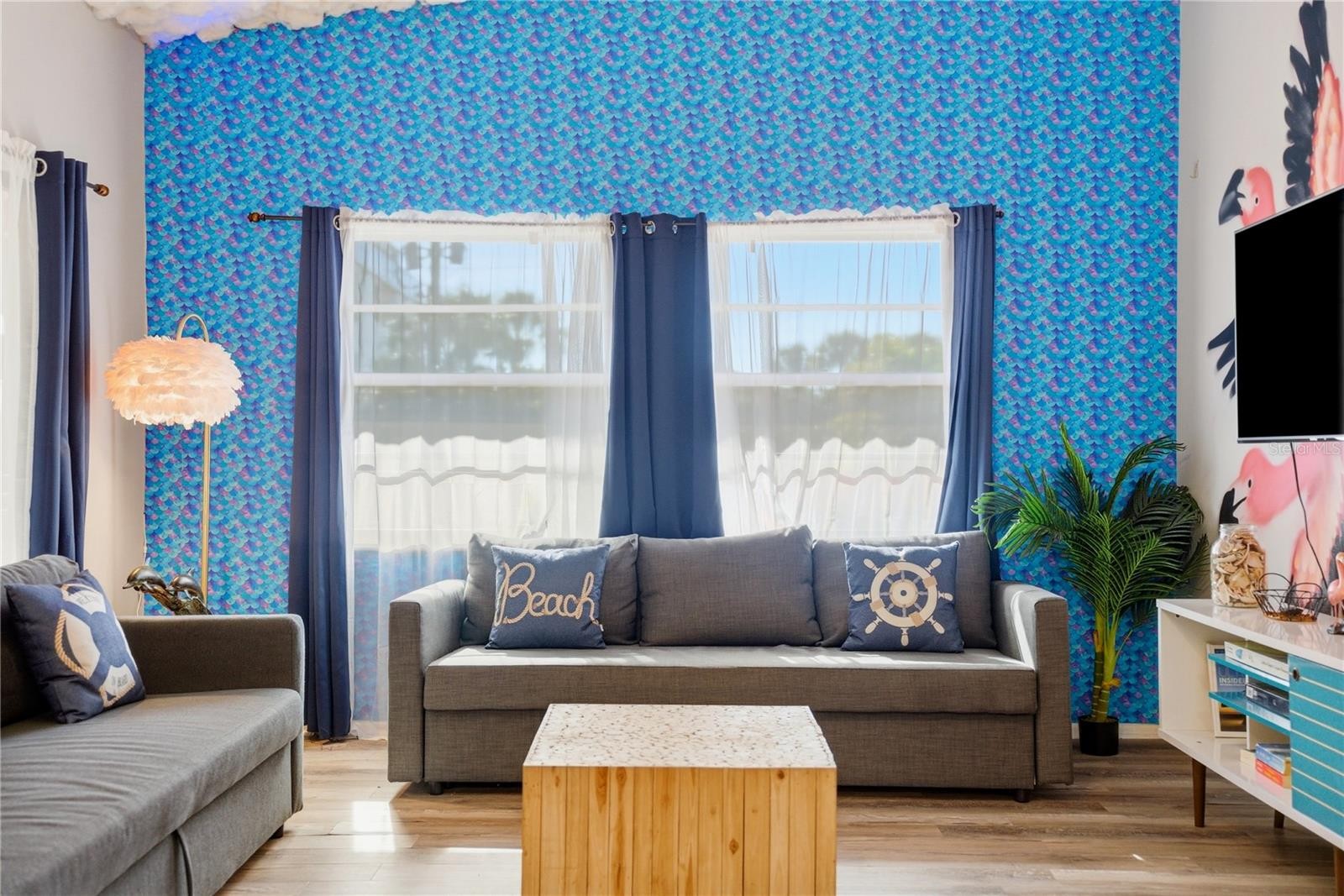 527 BEACH RD