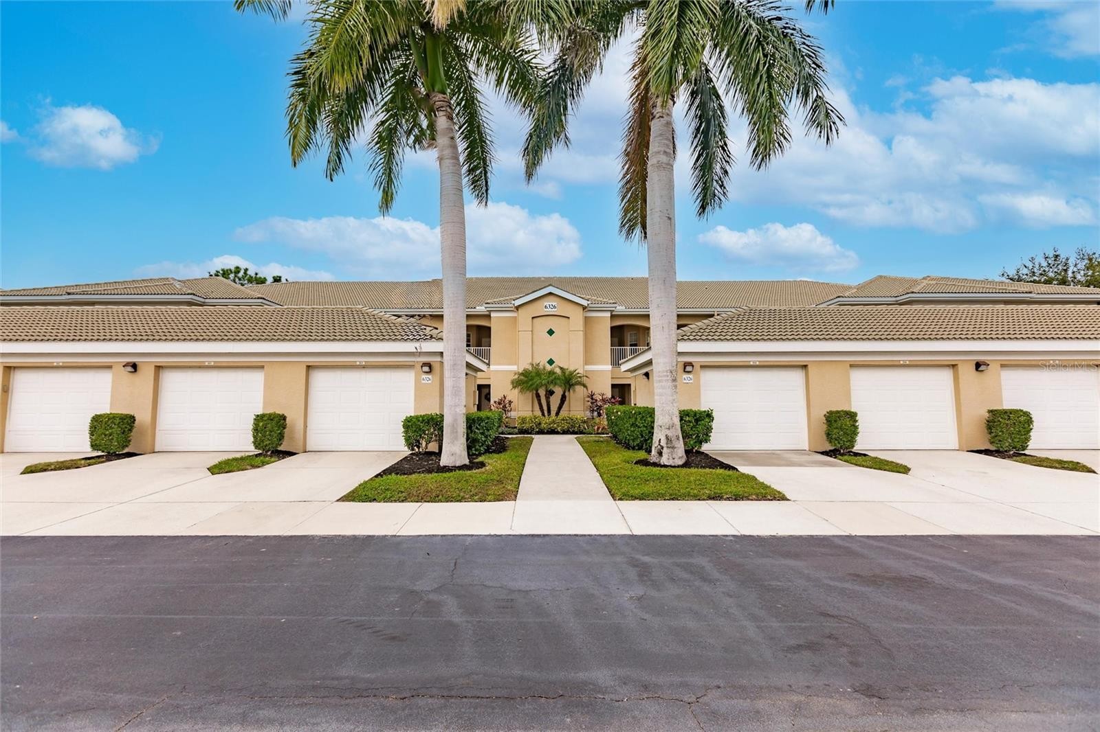 6326 Grand Oak Cir #203 Bradenton Florida 34203