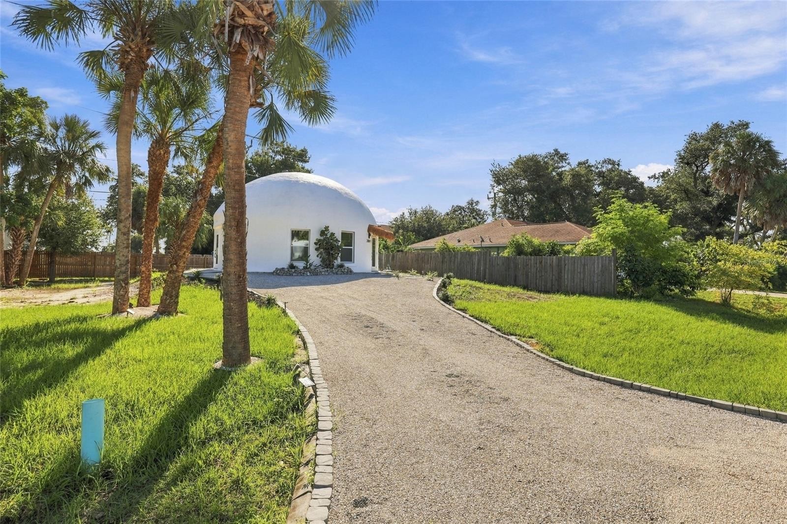 2881 GENTIAN RD